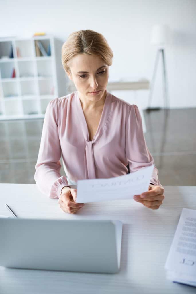 woman selling issuer sponsored shares